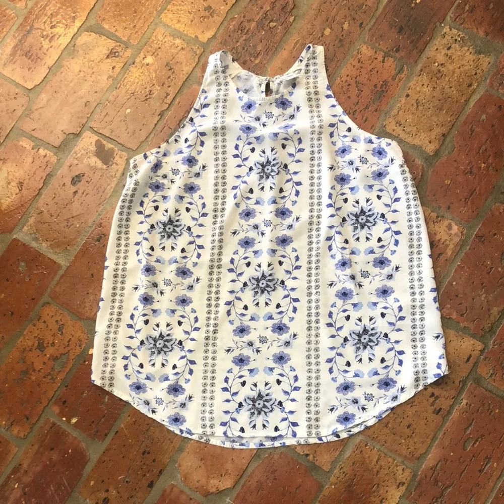 Old Navy shirt - Picture 2 of 8